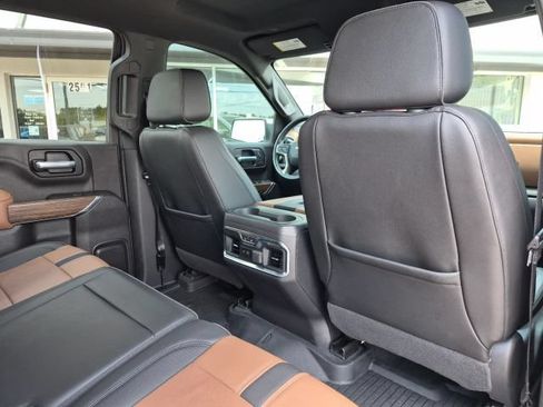 Used 2021 Chevrolet Silverado 1500 High Country AWD/4WD image 19