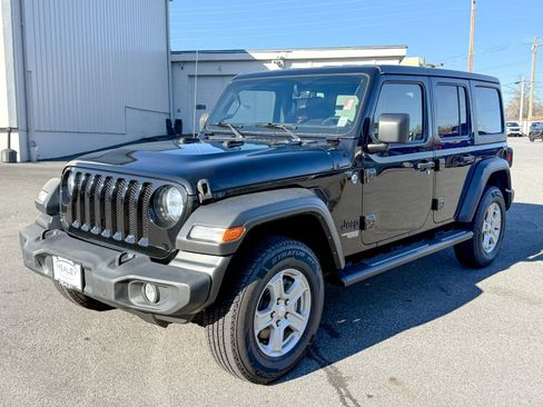 Used 2021 Jeep Wrangler Unlimited Sport image 3