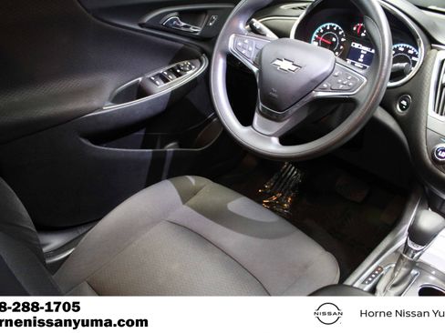 Used 2021 Chevrolet Malibu LT FWD image 10