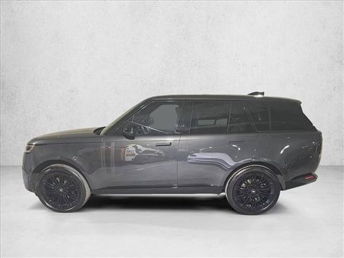 Used 2025 Land Rover Range Rover SE AWD/4WD image 8