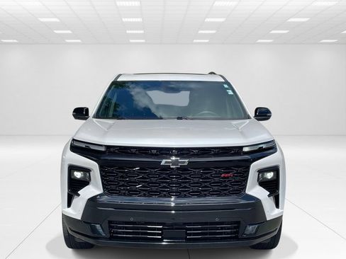Used 2024 Chevrolet Traverse RS FWD image 2