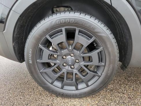 Used 2021 Kia Telluride SX w/ SX Prestige Package image 5