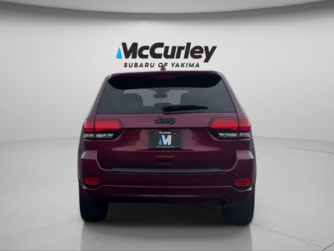 Used 2018 Jeep Grand Cherokee Altitude AWD/4WD image 5