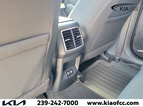 New 2026 Kia Sportage LX w/ LX Convenience Package FWD image 12