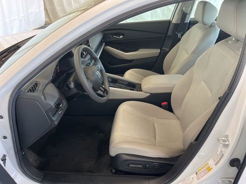 Used 2023 Honda Accord EX image 4
