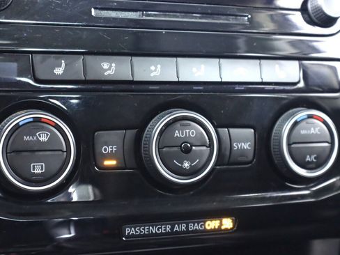 Used 2020 Volkswagen Passat 2.0T SE image 21