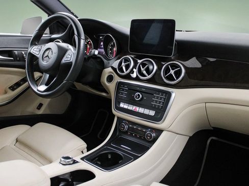 Used 2018 Mercedes-Benz CLA 250 image 21
