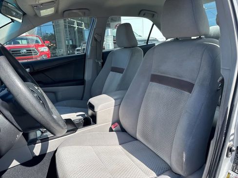 Used 2012 Toyota Camry LE image 12