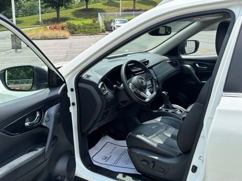 Used 2020 Nissan Rogue SL w/ Premium Package AWD/4WD image 14