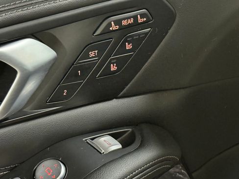 Used 2023 BMW X7 xDrive40i w/ Executive Package image 23