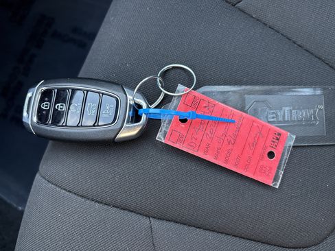 Used 2023 Hyundai Elantra Blue image 36