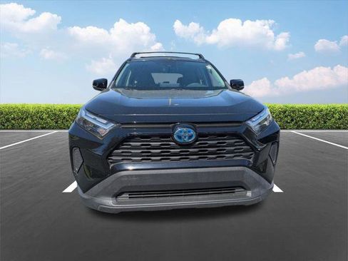 Certified 2022 Toyota RAV4 XLE image 9