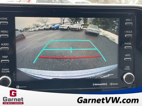 Used 2020 Toyota Highlander XLE image 21