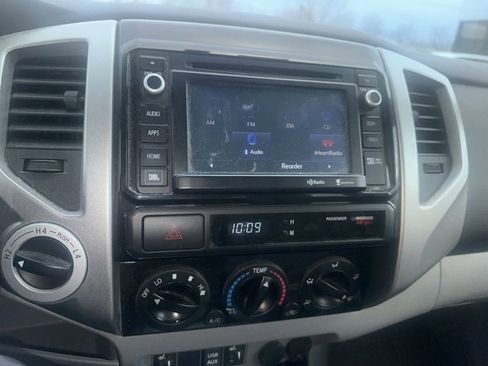 Used 2014 Toyota Tacoma 4x4 Double Cab image 8