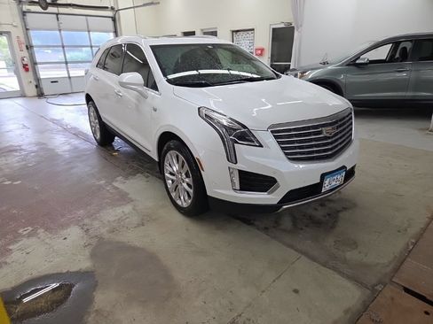 Used 2019 Cadillac XT5 Platinum AWD/4WD image 22