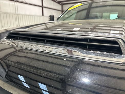 Used 2025 Chevrolet Silverado 2500 LT w/ Convenience Package image 10