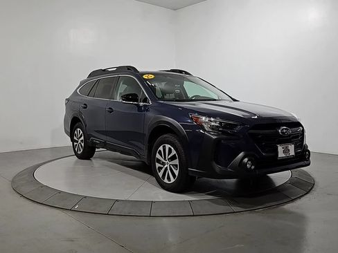 Certified 2025 Subaru Outback Premium AWD/4WD image 9