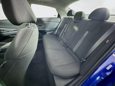 Used 2025 Hyundai Elantra SEL FWD image 28