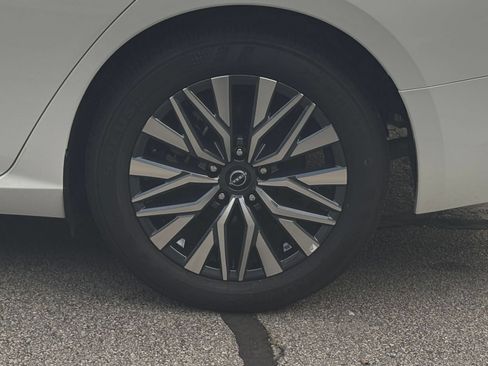 Used 2026 Nissan Altima 2.5 SV FWD image 30