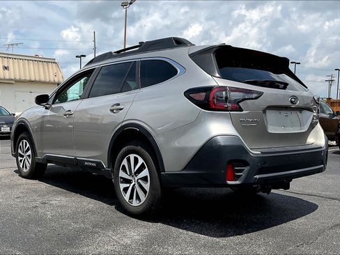 Used 2020 Subaru Outback Premium w/ Popular Package #1 AWD/4WD image 4