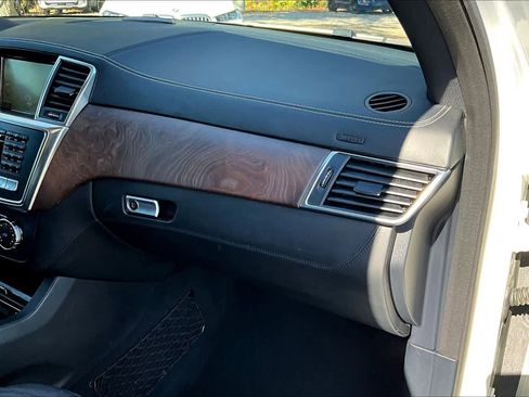 Used 2015 Mercedes-Benz ML 63 AMG 4MATIC image 18