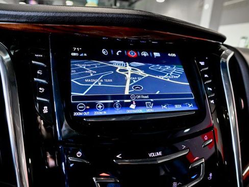 Used 2017 Cadillac Escalade Luxury AWD/4WD image 43