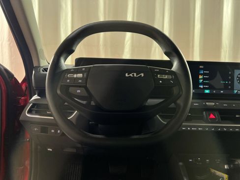 Used 2025 Kia K4 LXS image 22