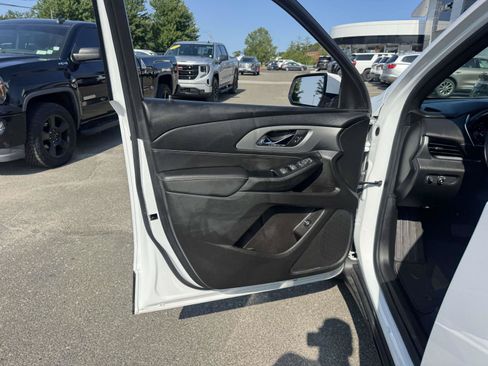 Used 2023 Chevrolet Traverse LT AWD/4WD image 15