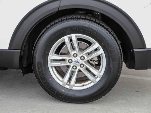 Used 2020 Ford Explorer XLT w/ Equipment Group 202A image 11