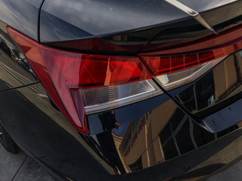 Used 2021 Hyundai Elantra SEL image 7