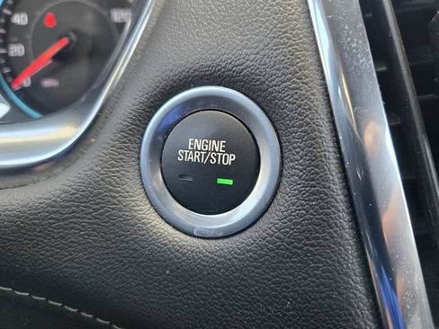 Used 2023 Chevrolet Traverse LT FWD image 21