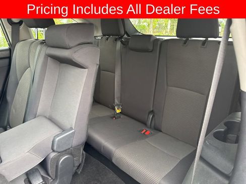 Used 2024 Toyota Highlander LE AWD/4WD image 18