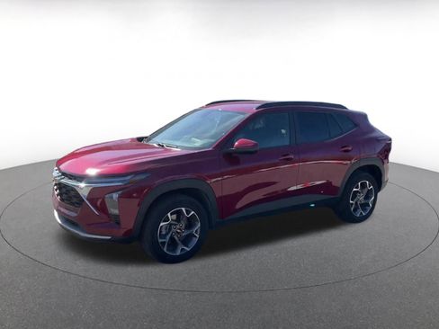 Used 2025 Chevrolet Trax LT image 4