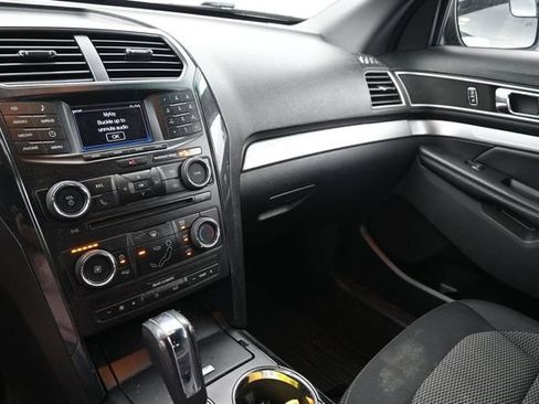Used 2016 Ford Explorer XLT AWD/4WD image 20