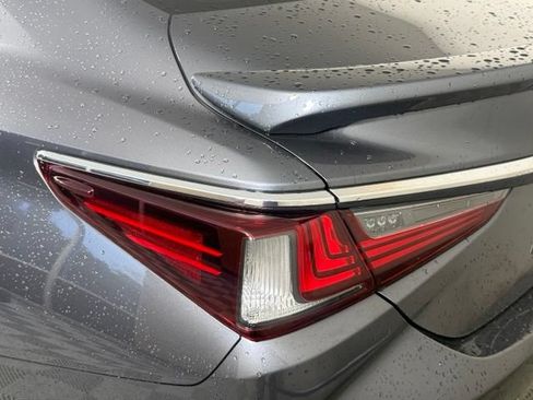 Used 2024 Lexus ES 300h w/ Premium Package FWD image 13