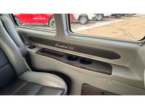Used 2017 GMC Savana 2500 image 23