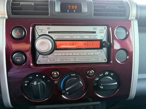 Used 2007 Toyota FJ Cruiser 2WD image 23