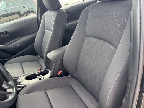 Used 2025 Toyota Corolla LE FWD image 33