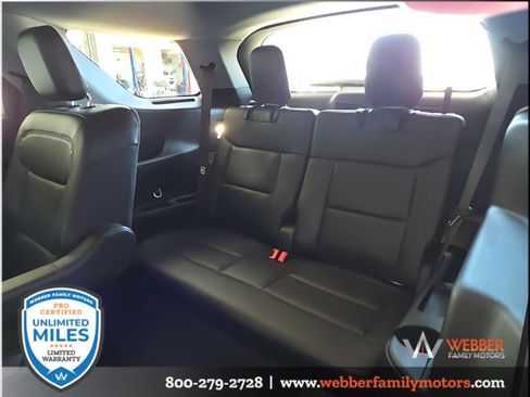 Used 2024 Ford Explorer XLT w/ Equipment Group 202A AWD/4WD image 17