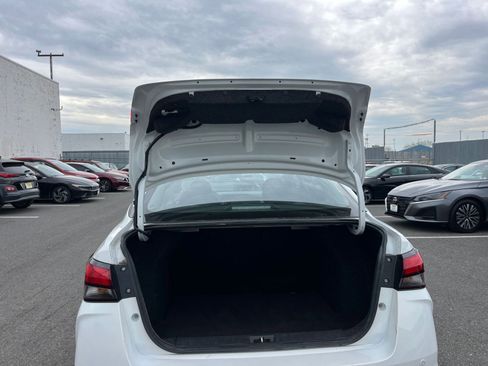 Used 2025 Nissan Versa SV FWD image 30