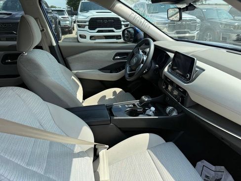 Used 2023 Nissan Rogue SV FWD image 10