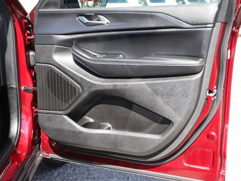 Used 2024 Jeep Grand Cherokee Altitude RWD image 41