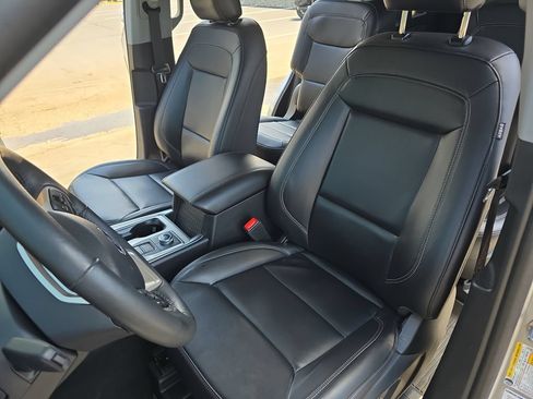 Used 2024 Ford Explorer XLT w/ Equipment Group 202A AWD/4WD image 17