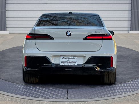 New 2026 BMW 740i image 5