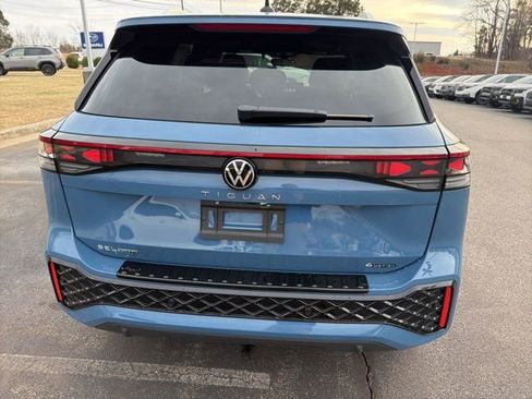 New 2026 Volkswagen Tiguan SEL R-Line image 2