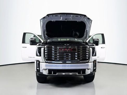 Used 2024 GMC Sierra 3500 Denali w/ Technology Package AWD/4WD image 17