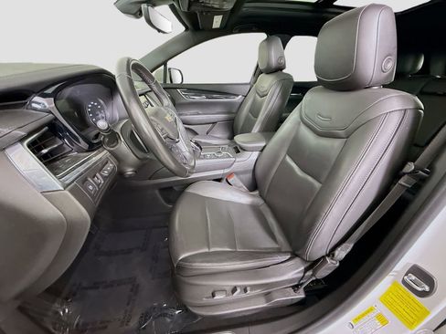 Used 2022 Cadillac XT5 Premium Luxury w/ Technology Package AWD/4WD image 20