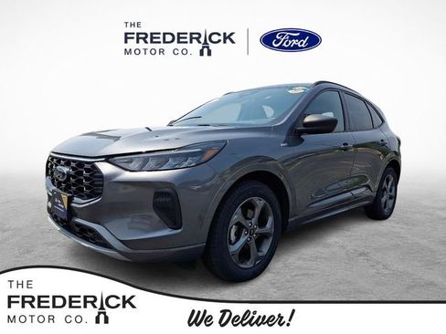 Certified 2023 Ford Escape ST-Line w/ Tech Pack #1 AWD/4WD image 1