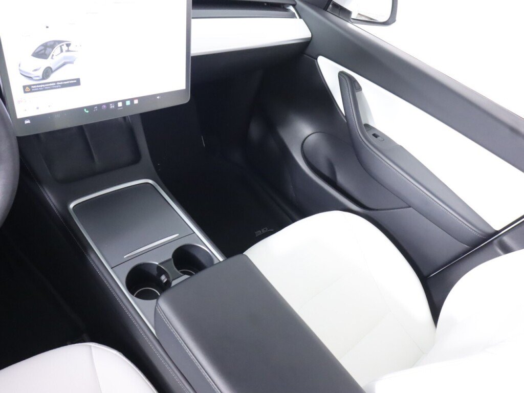 Used 2021 Tesla Model Y Long Range AWD/4WD image 32