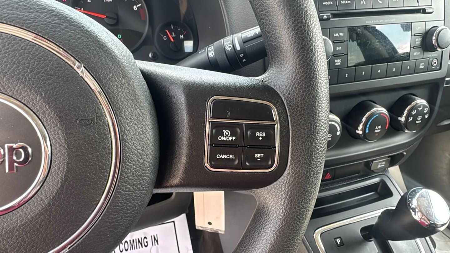 Used 2013 Jeep Compass Sport FWD image 14